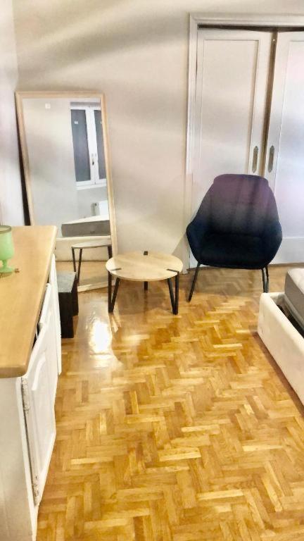 Economy Shared Apartment B In Central Athen Eksteriør bilde