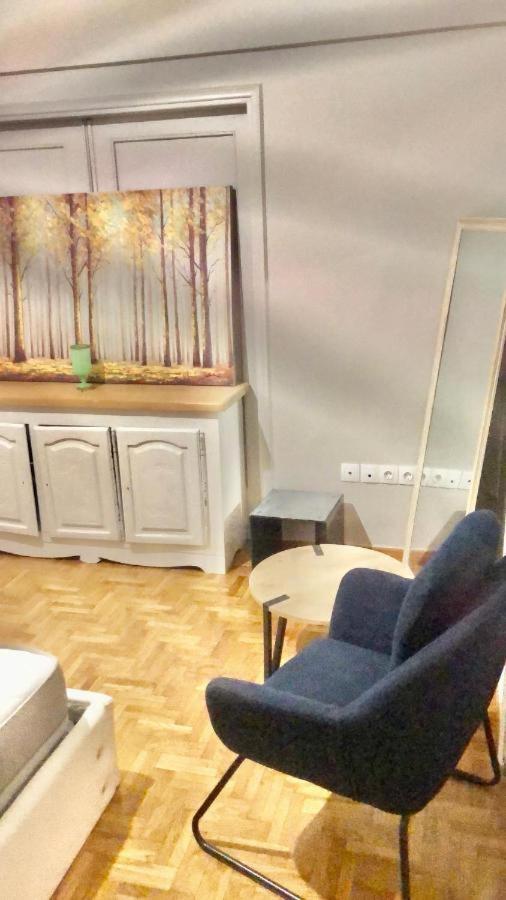 Economy Shared Apartment B In Central Athen Eksteriør bilde